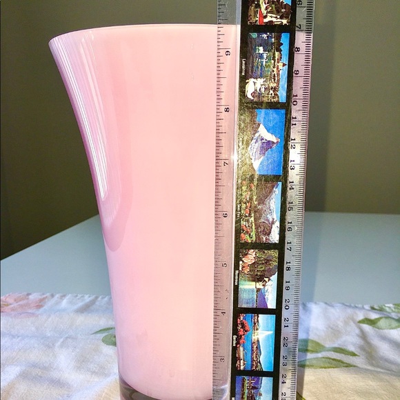 Pink 🌸 Crate & Barrel Vase (made in Poland) - Picture 10 of 13